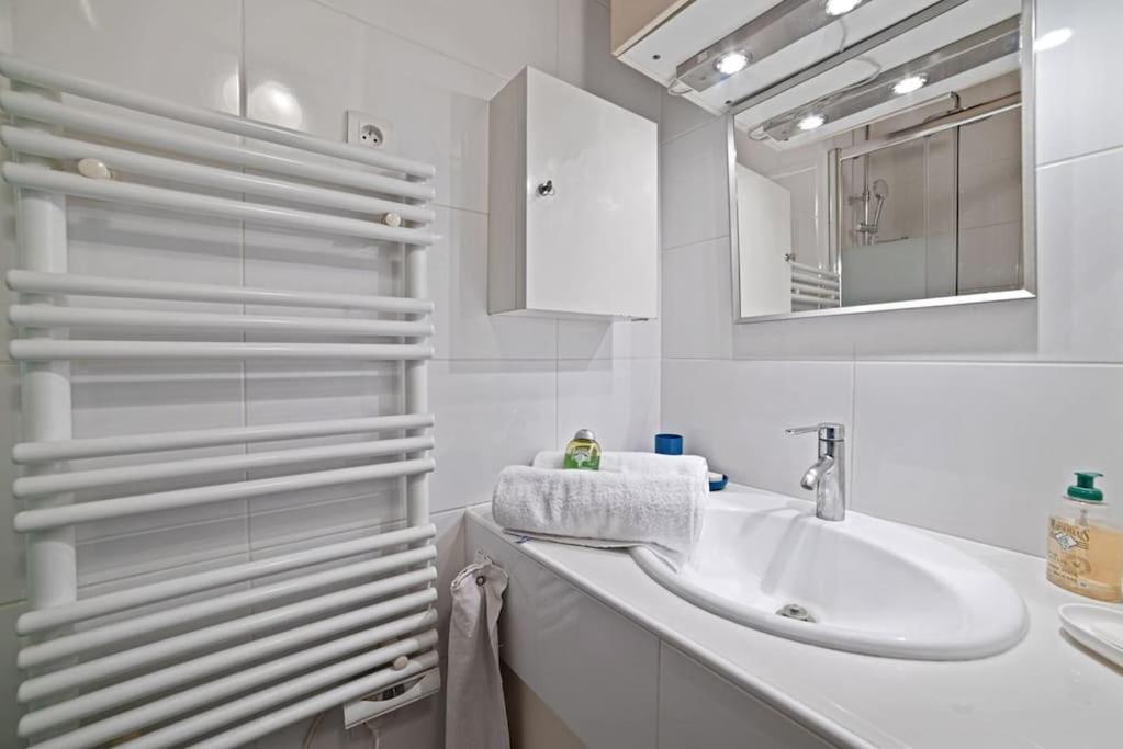 Artistic Apartment In Paris 12 Exterior photo